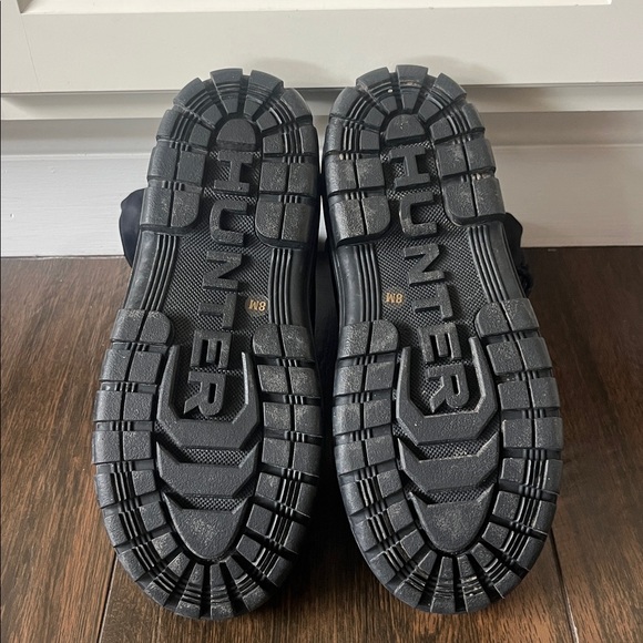 LIKE NEW Hunter Skylar Wateroroof Boots! - Picture 5 of 6